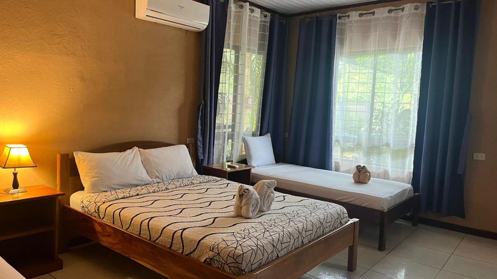 Cabinas Villa Drake Drakes Bay 外观 照片